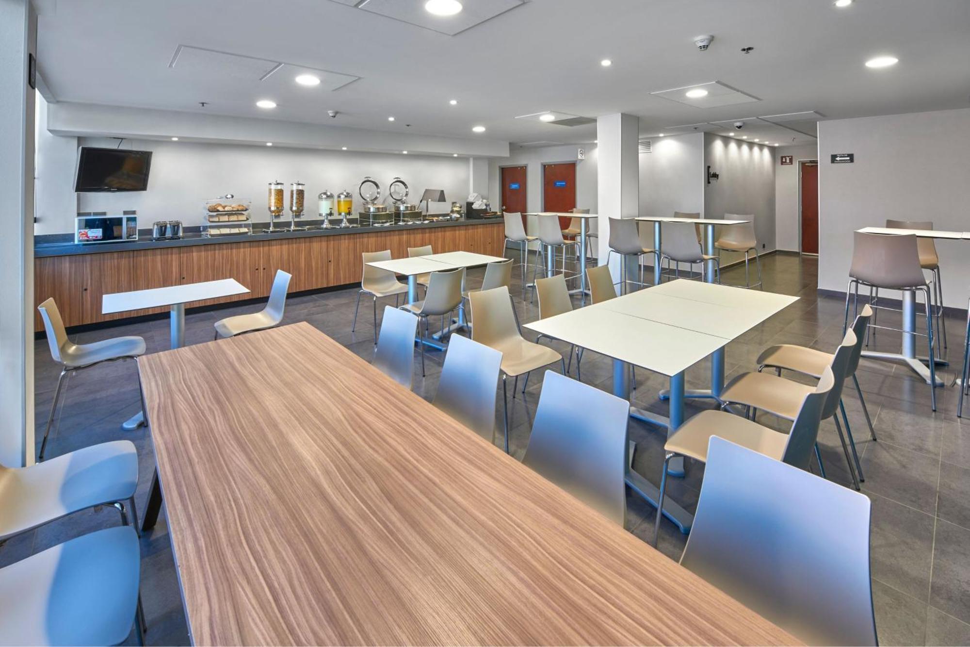 City Express By Marriott Ciudad Victoria Exterior photo