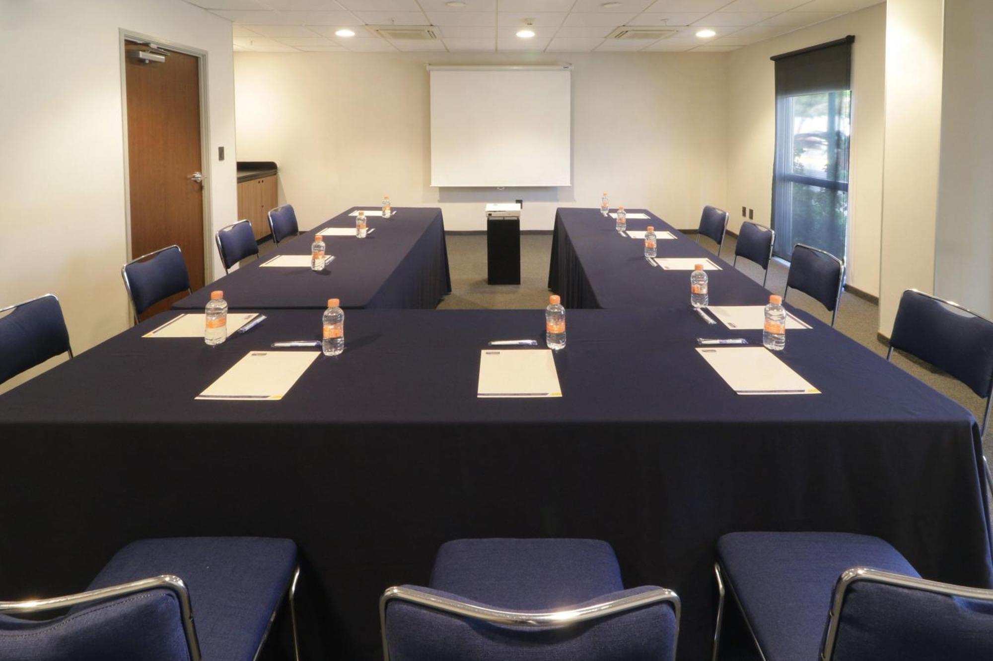 City Express By Marriott Ciudad Victoria Exterior photo