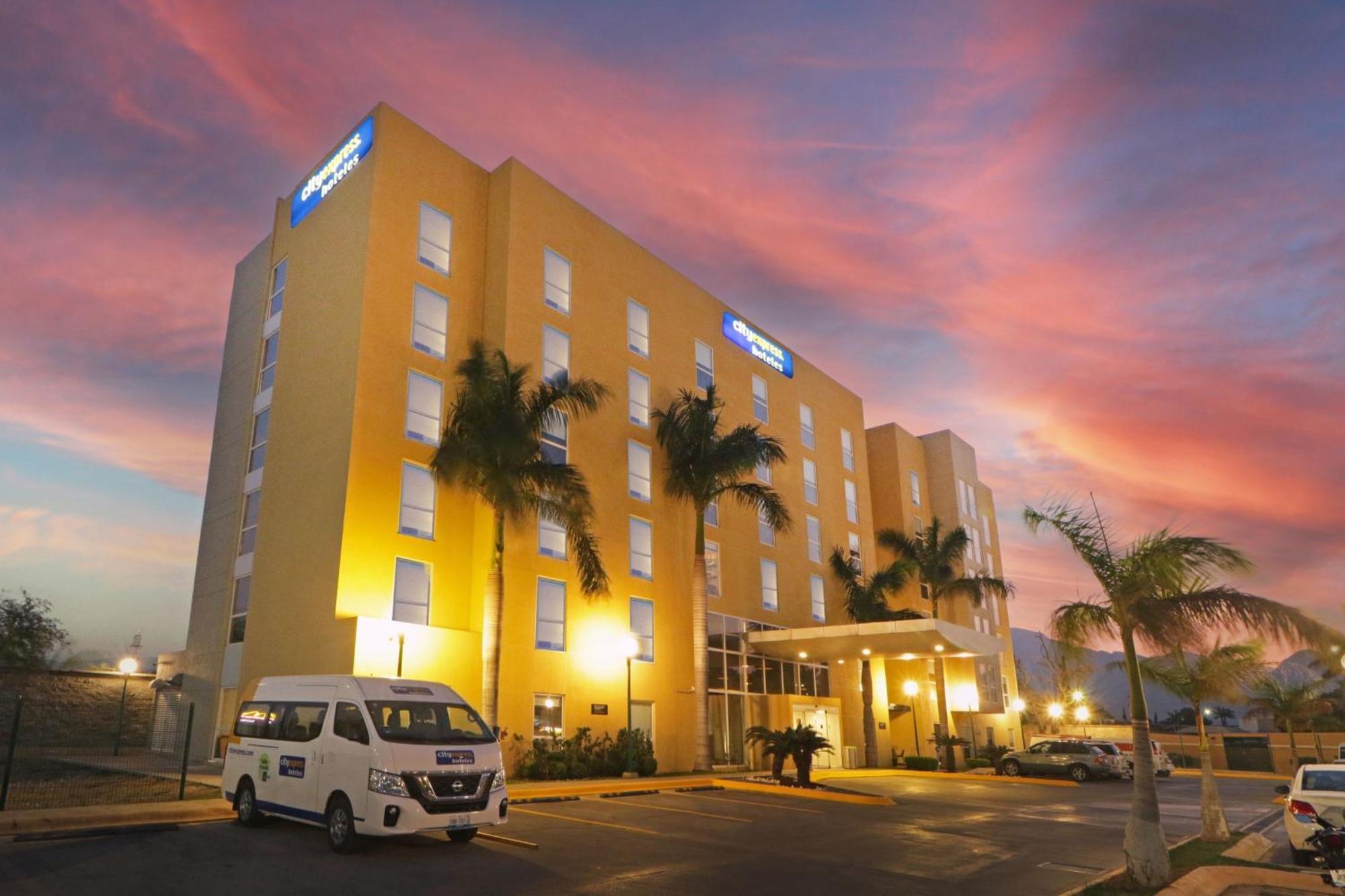 City Express By Marriott Ciudad Victoria Exterior photo
